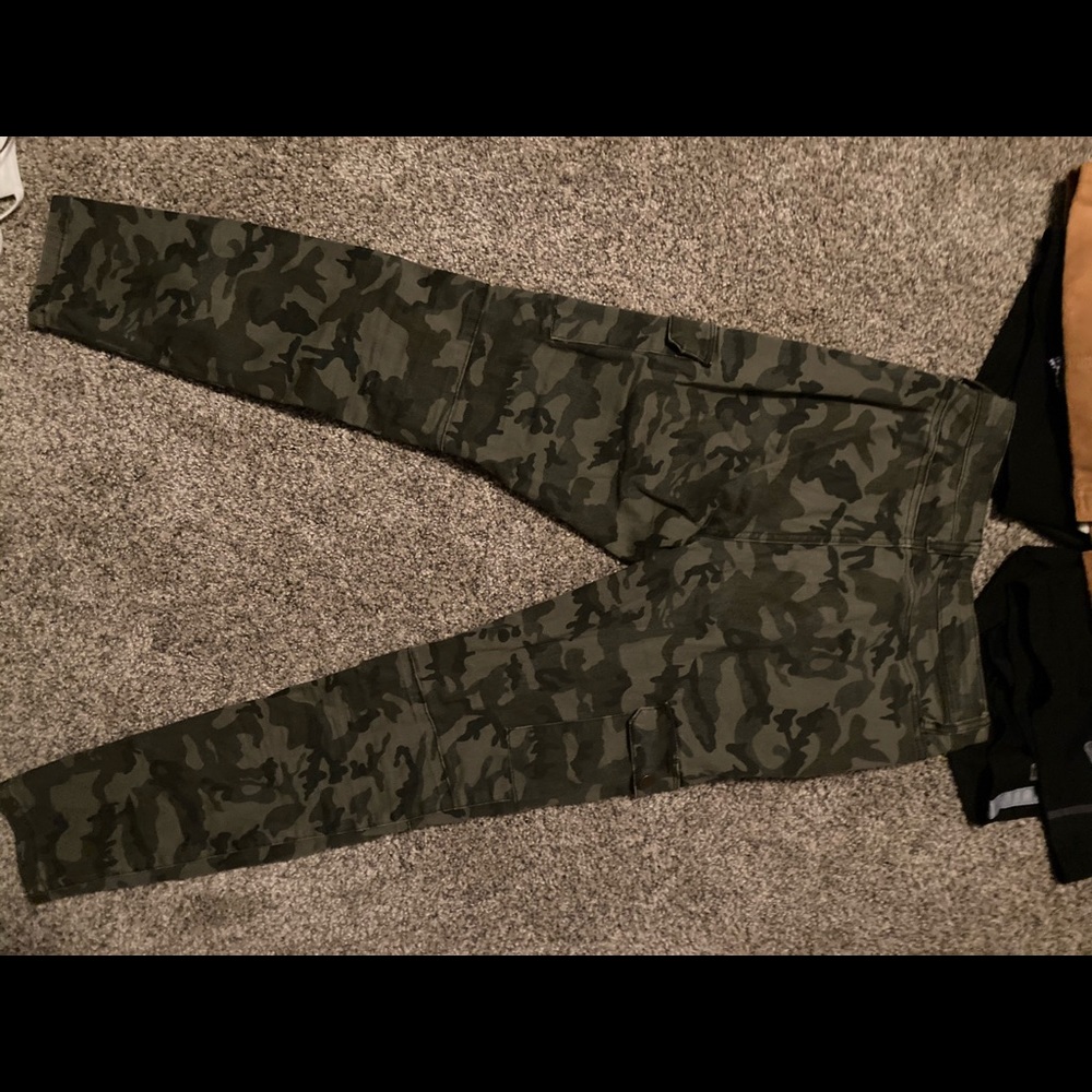 Camo skinny jeans